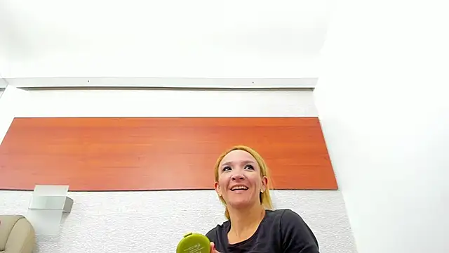 maddy cartter online show from December 19, 2025, 10:17 am