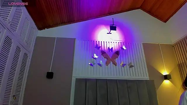 diosa cristal online show from March 15, 2025, 3:29 am