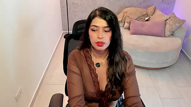 Snapshot of gia_watsonn chatting on August 8, 2026, 6:04 pm gia watsonn online show from August 8, 2026, 6:04 pm