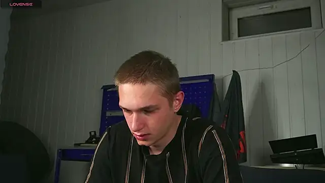 dustyn fox online show from September 30, 2025, 4:13 pm