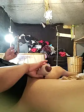 Snapshot of manuell170 chatting on April 8, 2026, 3:08 am manuell170 online show from April 8, 2026, 3:08 am