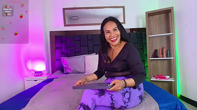 Anthonelaa   online show from June 25, 2026, 7:30 pm