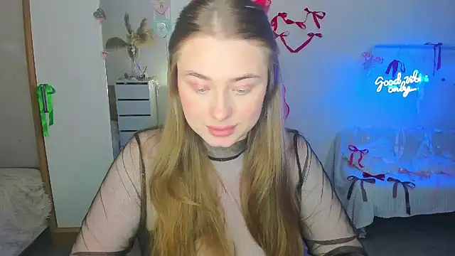 Demure Smile online show from February 14, 2025, 2:44 pm