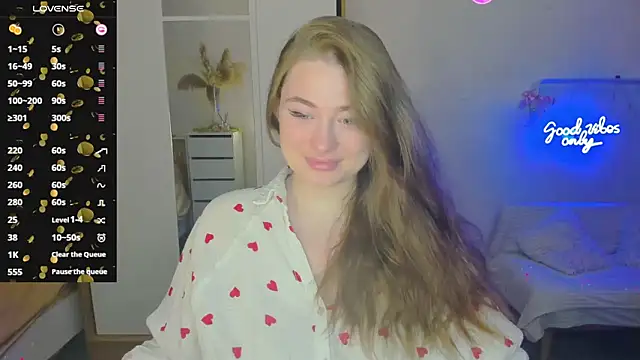 Demure Smile online show from January 25, 2025, 4:13 am