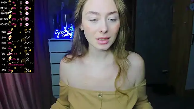 Demure Smile online show from September 15, 2025, 4:57 am