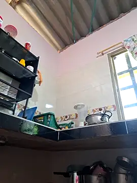 sexy-latin10 online show from October 23, 2025, 3:54 pm