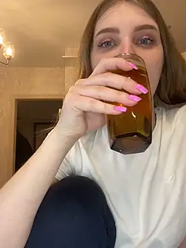 MollyDolle online show from December 21, 2024, 10:19 pm