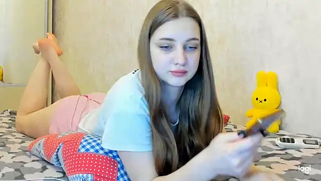 MollyDolle online show from January 10, 2025, 5:45 pm