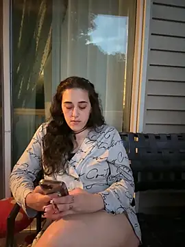 ThicBunz online show from June 11, 2026, 12:32 am