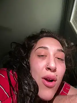 ThicBunz online show from June 7, 2026, 4:01 pm