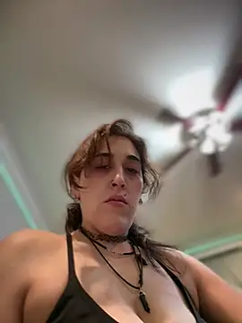 ThicBunz online show from August 1, 2026, 6:11 am