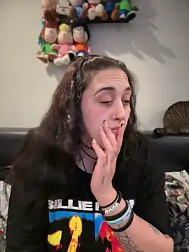 ThicBunz online show from April 21, 2026, 1:42 am