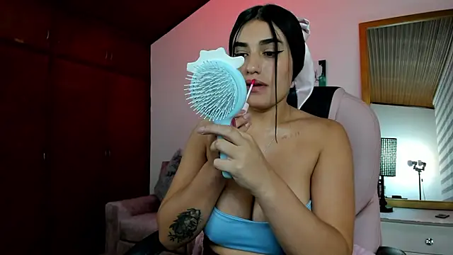 Alheli 16 online show from October 3, 2025, 12:17 pm