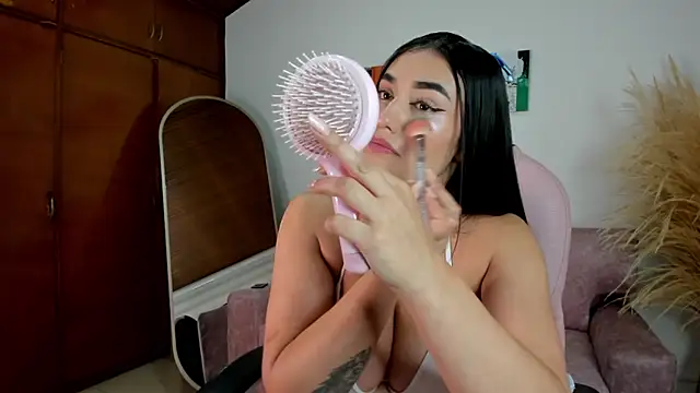 Snapshot of Alheli_16 chatting on February 17, 2026, 11:51 am Alheli 16 online show from February 17, 2026, 11:51 am