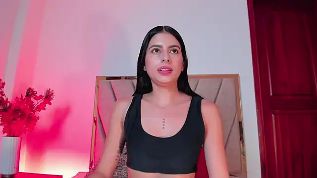 AuraStonee online show from December 23, 2024, 6:05 pm