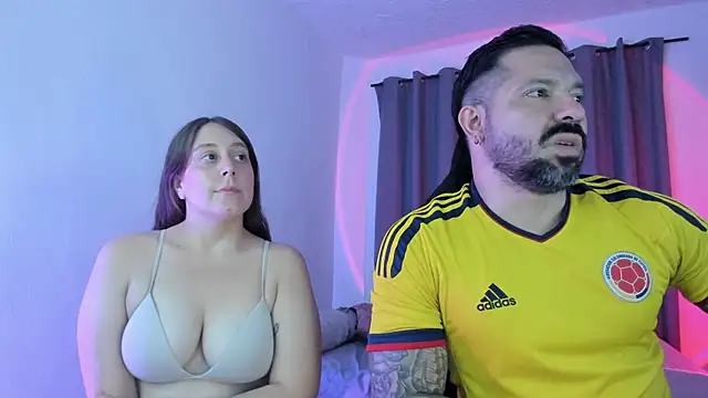 FreeLoveCouple online show from June 18, 2026, 3:16 am