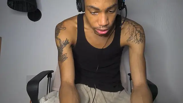 Skinnyblackman online show from June 12, 2026, 2:31 am
