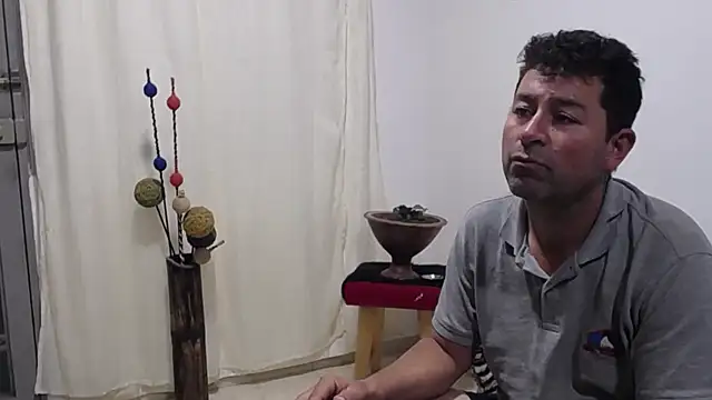 ambar jacksonn online show from September 21, 2025, 1:00 am