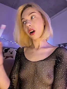  urbestie  online show from March 25, 2026, 11:03 pm