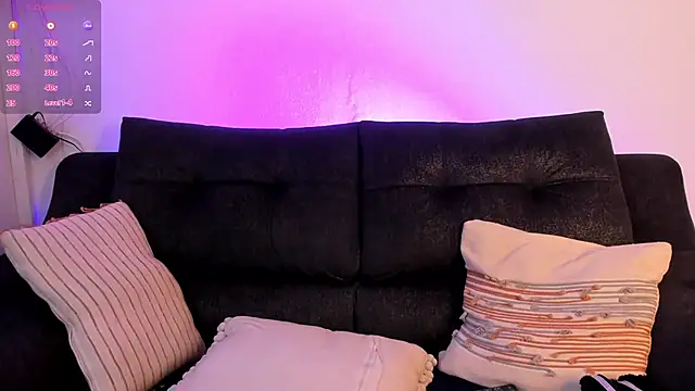 shannel  queen online show from December 13, 2025, 8:04 pm