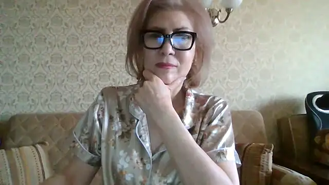 Elegant00Lady online show from June 18, 2026, 4:00 am