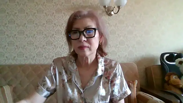 Elegant00Lady online show from June 15, 2026, 4:56 am