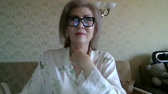 Elegant00Lady online show from July 5, 2026, 4:06 am