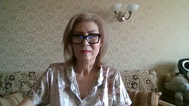 Elegant00Lady online show from August 3, 2026, 4:09 am