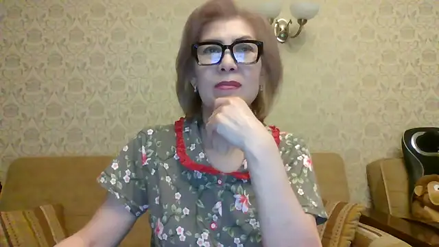 Elegant00Lady online show from June 12, 2026, 3:21 pm