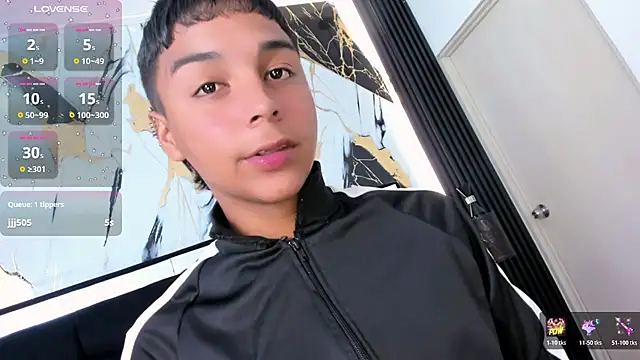 Snapshot of Seductivo_jr chatting on March 12, 2026, 6:06 am Seductivo jr online show from March 12, 2026, 6:06 am