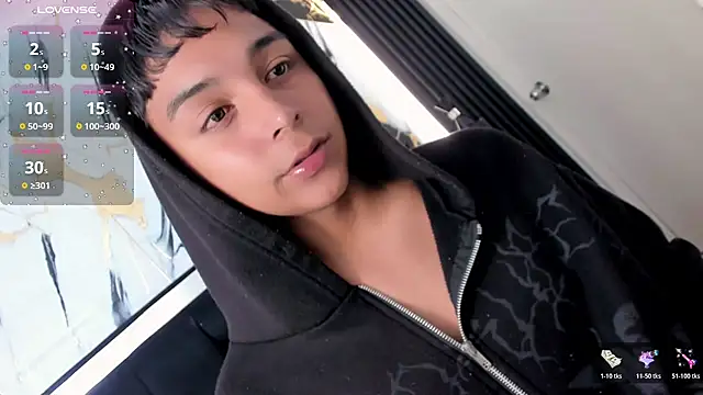 Snapshot of Seductivo_jr chatting on March 27, 2026, 5:49 am Seductivo jr online show from March 27, 2026, 5:49 am