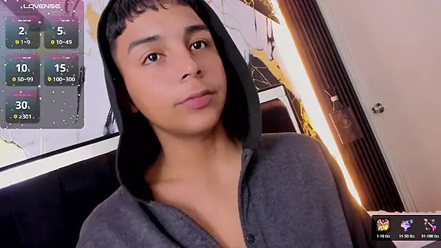 Snapshot of Seductivo_jr chatting on March 6, 2026, 6:19 am Seductivo jr online show from March 6, 2026, 6:19 am