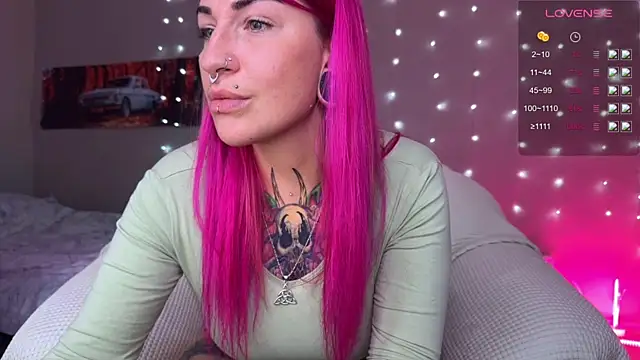 Snapshot of Tanya_Acid chatting on July 14, 2026, 9:14 am Tanya Acid online show from July 14, 2026, 9:14 am
