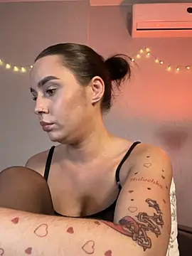 MiaNell online show from March 15, 2026, 9:11 pm