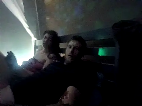 Snapshot of Missmesexycouple69 chatting on October 1, 2025, 7:40 pm Missmesexycouple69 online show from October 1, 2025, 7:40 pm