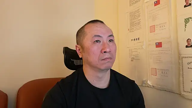 chih515 online show from January 29, 2025, 2:51 am