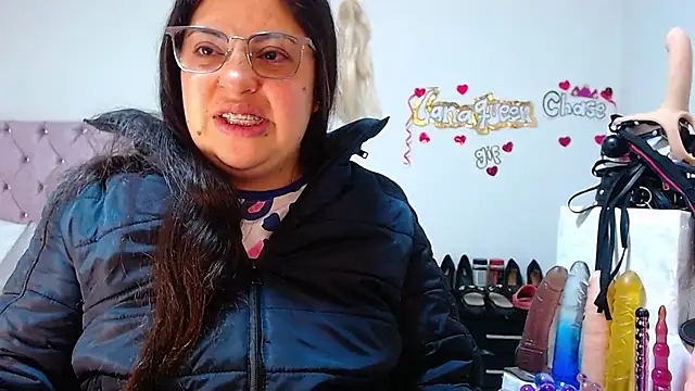 lanaqueen699 online show from September 26, 2025, 12:12 pm