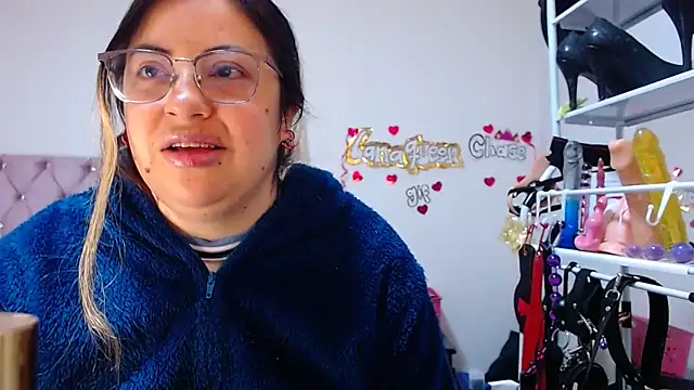 lanaqueen699 online show from November 4, 2025, 12:20 pm