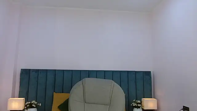 april bunnyy online show from June 11, 2026, 12:32 am