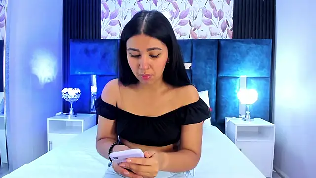 Larabrooks online show from April 21, 2026, 6:47 pm