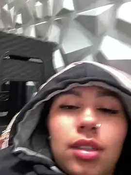 Larabrooks online show from February 17, 2026, 5:21 pm