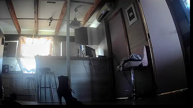 FLakiReve online show from September 18, 2025, 12:30 pm