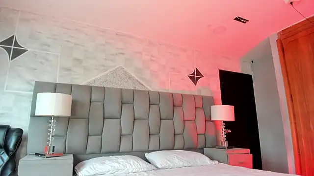 Melany Luv online show from February 13, 2026, 9:15 pm