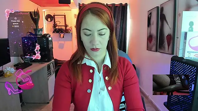 Snapshot of e_evee_e chatting on February 5, 2025, 1:11 pm e evee e online show from February 5, 2025, 1:11 pm