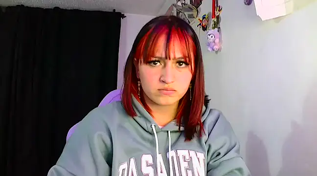 lucycherry   online show from January 25, 2025, 1:10 am