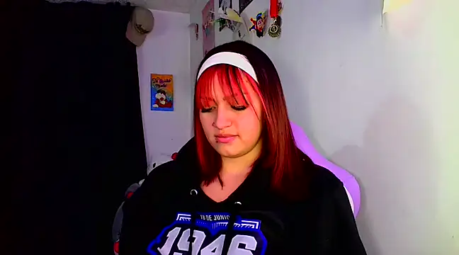 lucycherry   online show from February 21, 2025, 4:51 am