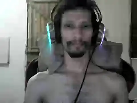 Snapshot of LucasMarcelo85 chatting on January 10, 2025, 10:50 am LucasMarcelo85 online show from January 10, 2025, 10:50 am