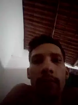 Snapshot of LucasMarcelo85 chatting on January 23, 2025, 7:43 am LucasMarcelo85 online show from January 23, 2025, 7:43 am