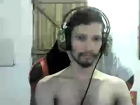 Snapshot of LucasMarcelo85 chatting on December 23, 2024, 4:12 am LucasMarcelo85 online show from December 23, 2024, 4:12 am