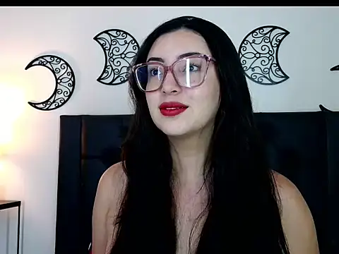 EvoletFMK online show from December 19, 2025, 5:26 pm